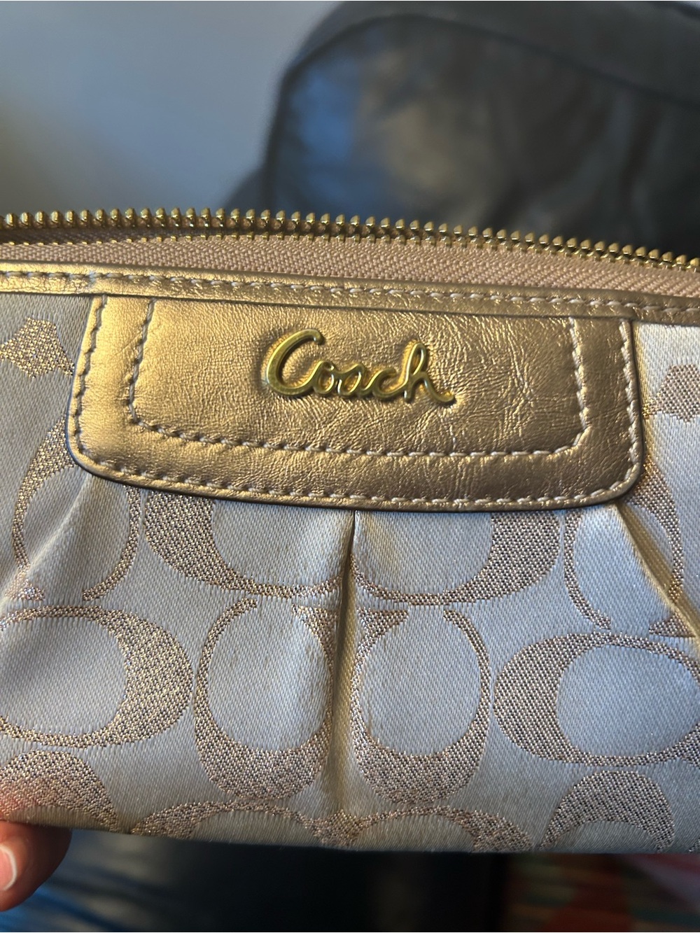 Coach Signature Pleated wallet in Gold and Cream